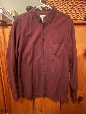 Vintage L.L. Bean Men's Dark Burgundy Button-Down Shirt
